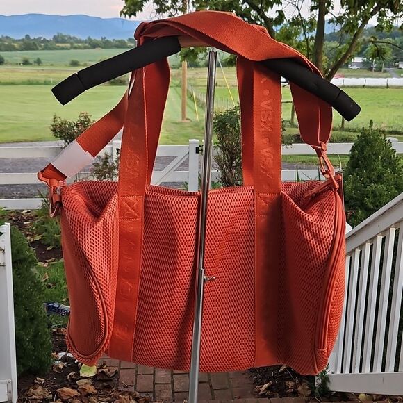 VSX Sports Duffle Bag W Shoe Compartment In Vibrant Mesh Orange NEW MSRP $60 - Picture 7 of 16